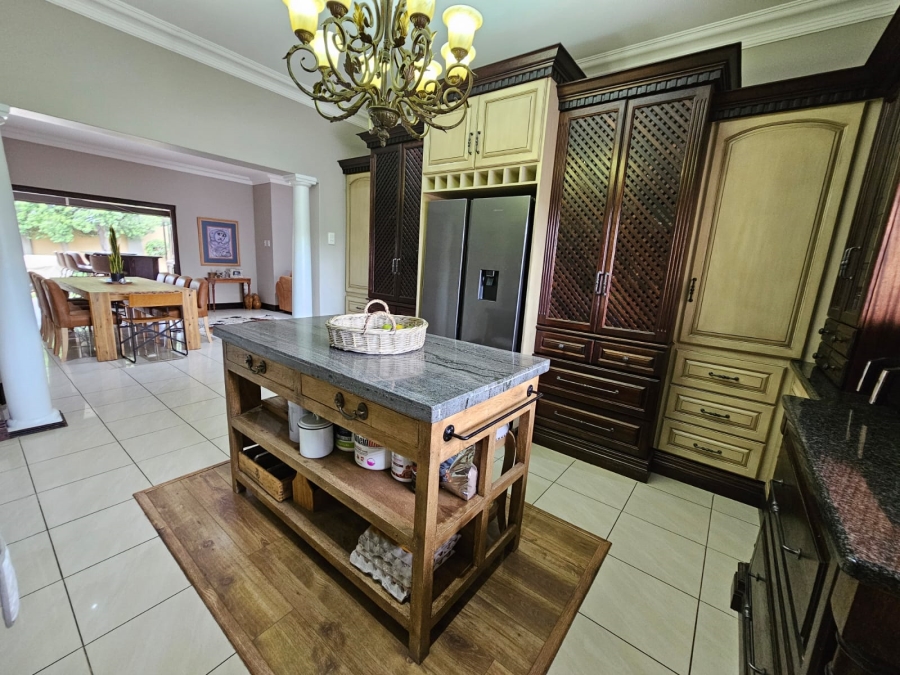 5 Bedroom Property for Sale in Jim Fouchepark Free State